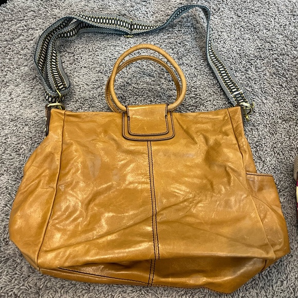 HOBO Handbags - Hobo Sheila Large Satchel in Natural Crossbody Bag